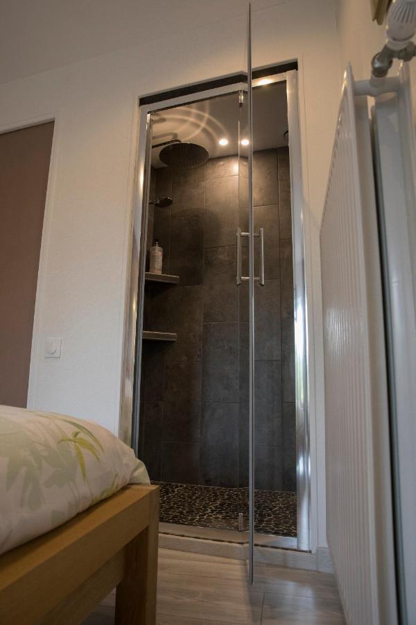 Agreable Logement Independant Avec Veranda Виен Екстериор снимка