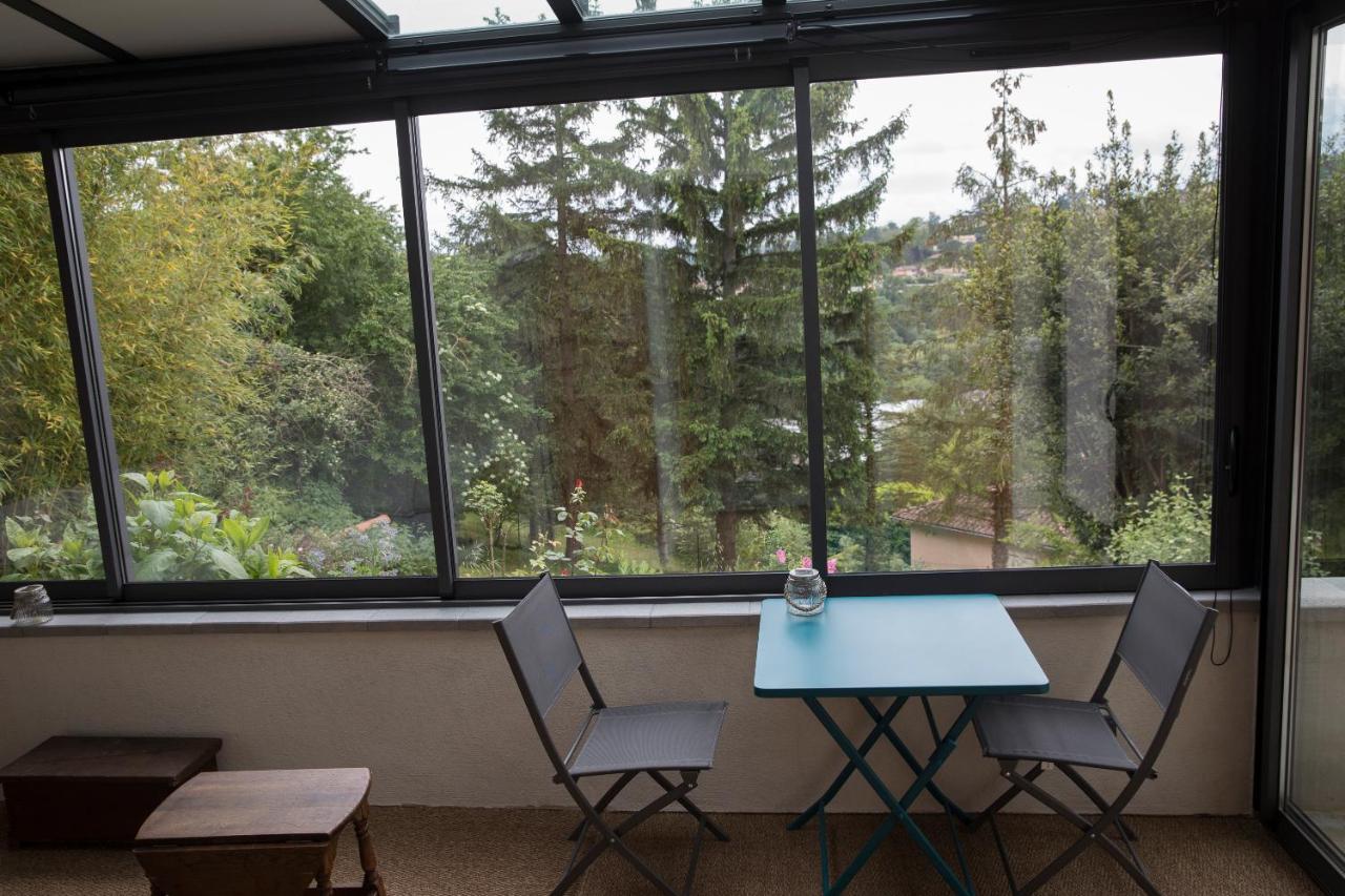 Agreable Logement Independant Avec Veranda Виен Екстериор снимка