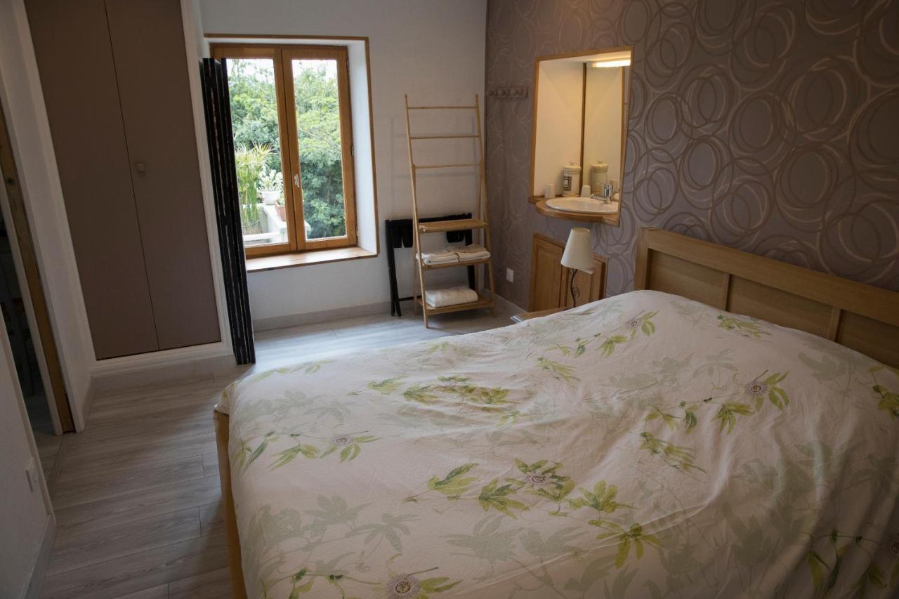 Agreable Logement Independant Avec Veranda Виен Екстериор снимка
